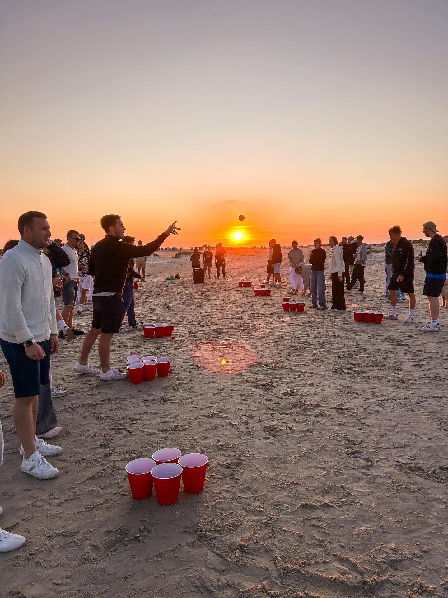 Giant Pong am Strand